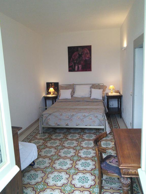 Bed and Breakfast Casa Blù Cuglieri Camera foto